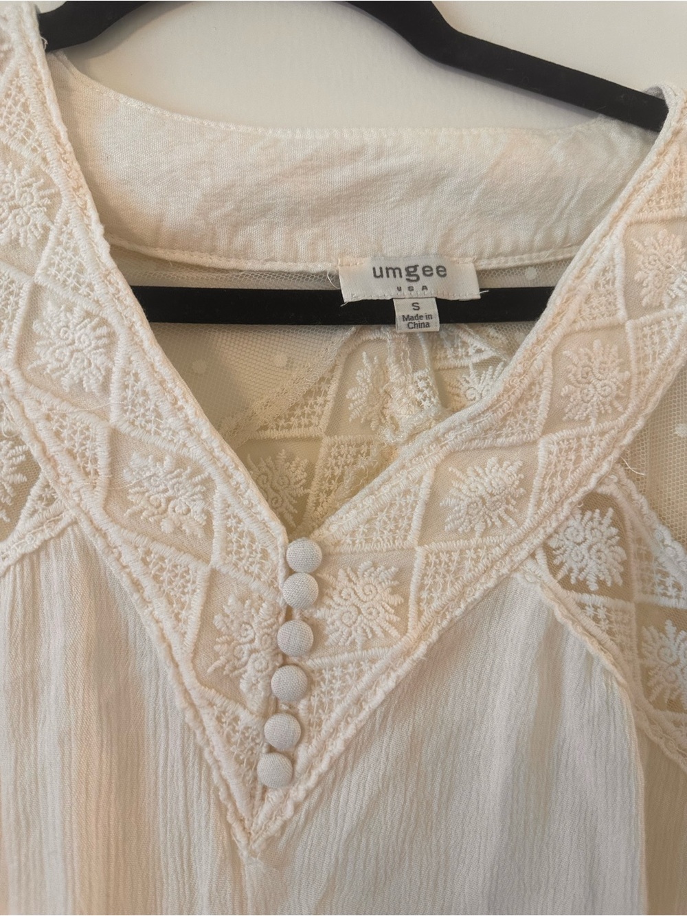 Umgee Cream Boho Lace Yoke Peasant Tunic - Picture 2 of 6